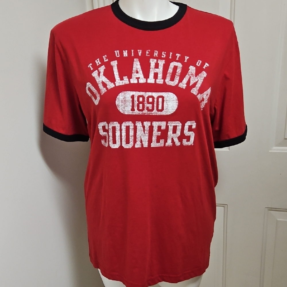 University of Oklahoma Sooners Red T-Shirt. - Picture 1 of 4
